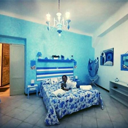 La Maison Des Caprices_ La Spezia _Stazione_5Terre エクステリア 写真