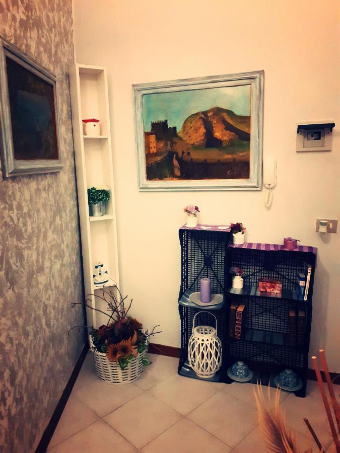 La Maison Des Caprices_ La Spezia _Stazione_5Terre エクステリア 写真